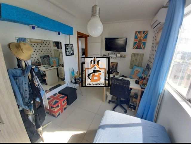 Apartamento à venda com 3 quartos, 77m² - Foto 1