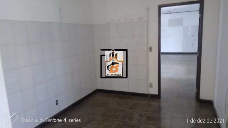 Casa para alugar com 5 quartos, 300m² - Foto 12