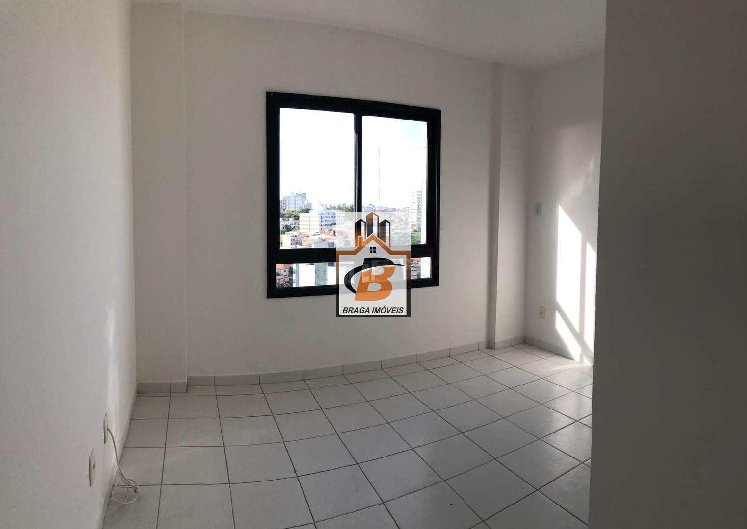 Apartamento à venda com 2 quartos, 67m² - Foto 4