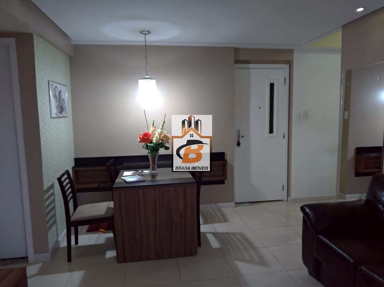 Apartamento à venda com 2 quartos, 64m² - Foto 1