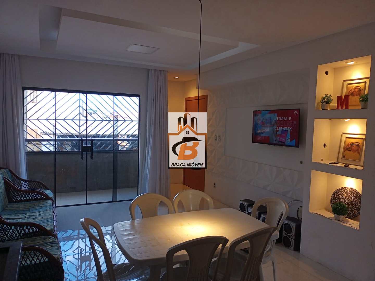 Casa à venda com 2 quartos, 180m² - Foto 3