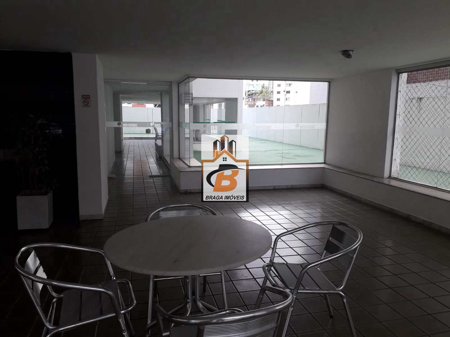 Apartamento à venda com 2 quartos, 72m² - Foto 3