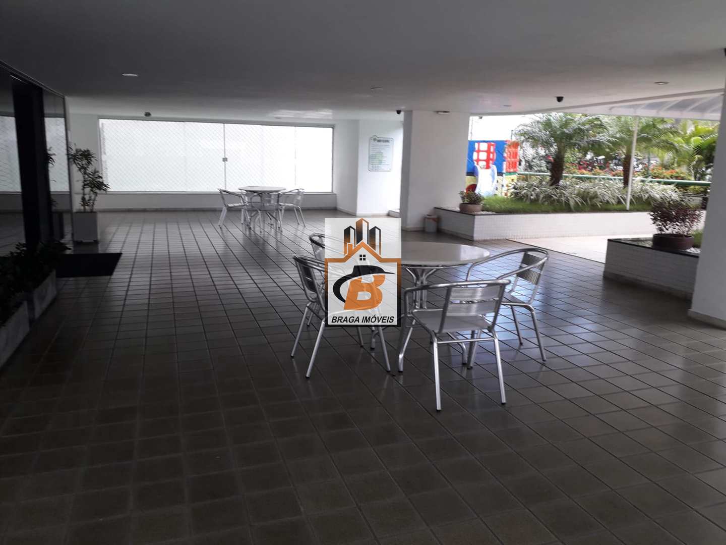 Apartamento à venda com 2 quartos, 72m² - Foto 4