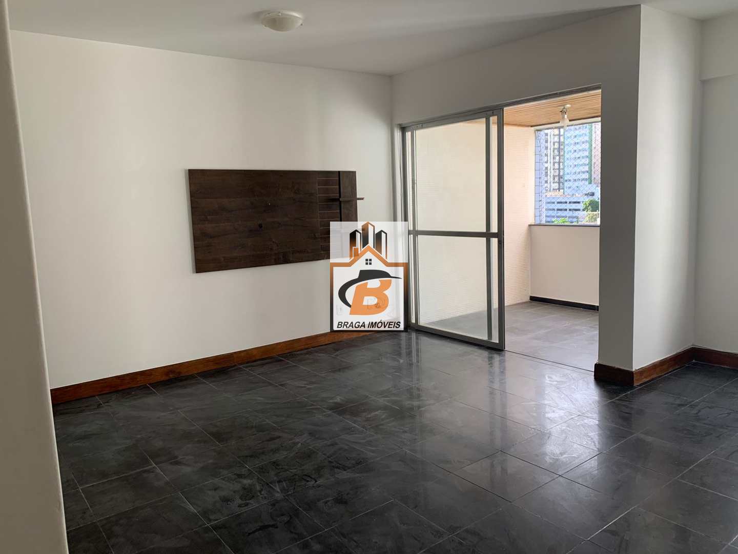 Apartamento à venda com 3 quartos, 140m² - Foto 1