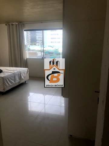 Casa de Condomínio para alugar com 5 quartos, 200m² - Foto 4