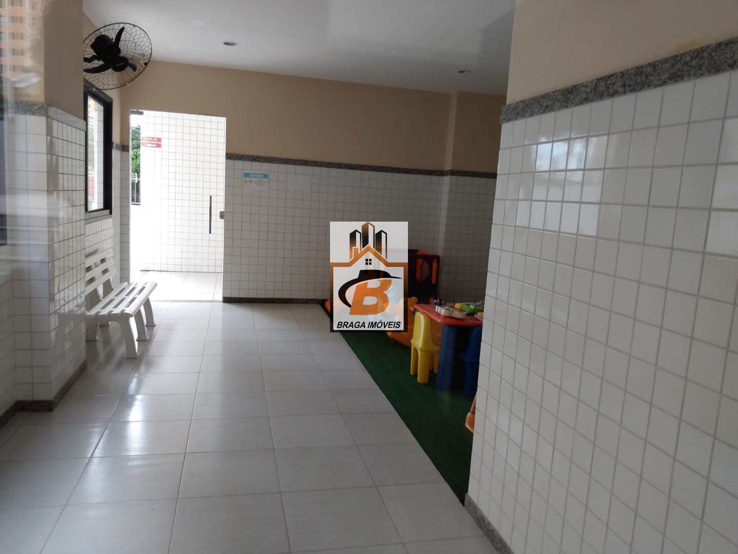 Apartamento à venda com 2 quartos, 70m² - Foto 23