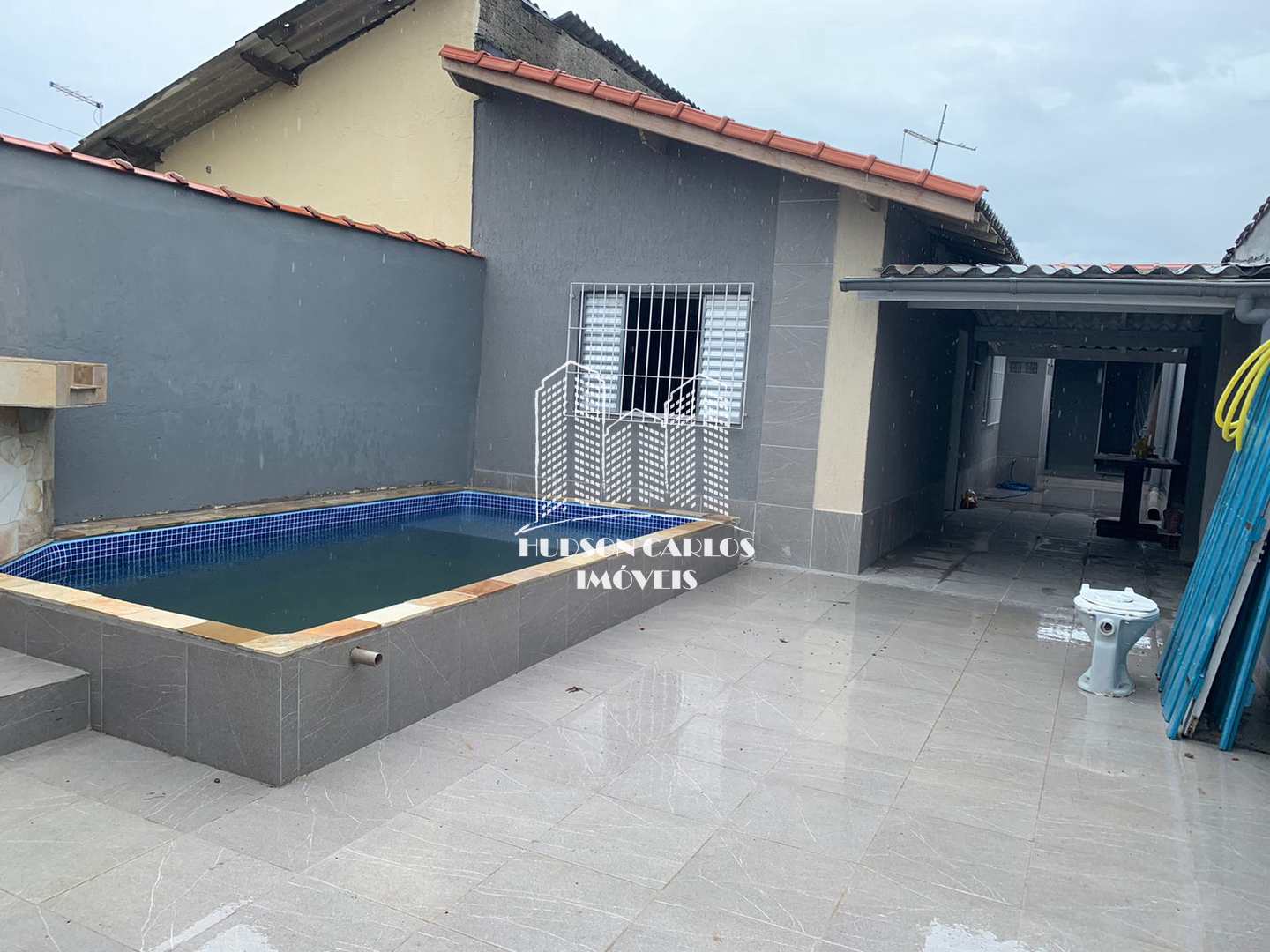 Casa à venda com 2 quartos, 70m² - Foto 2