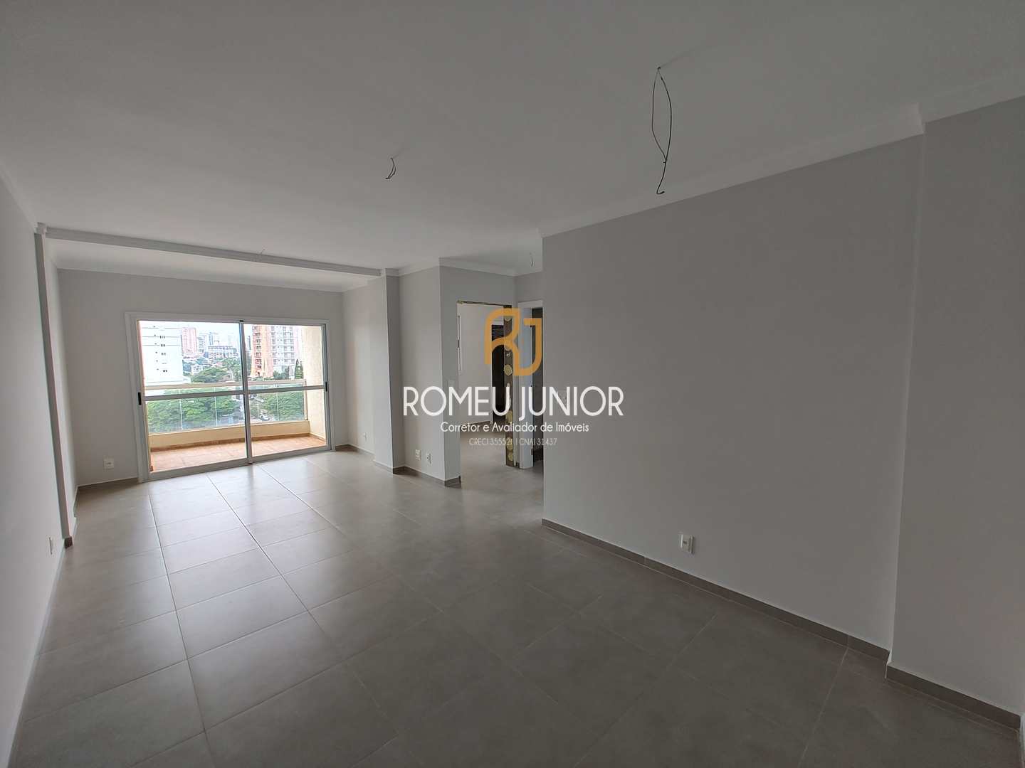 Apartamento à venda com 2 quartos, 86m² - Foto 3