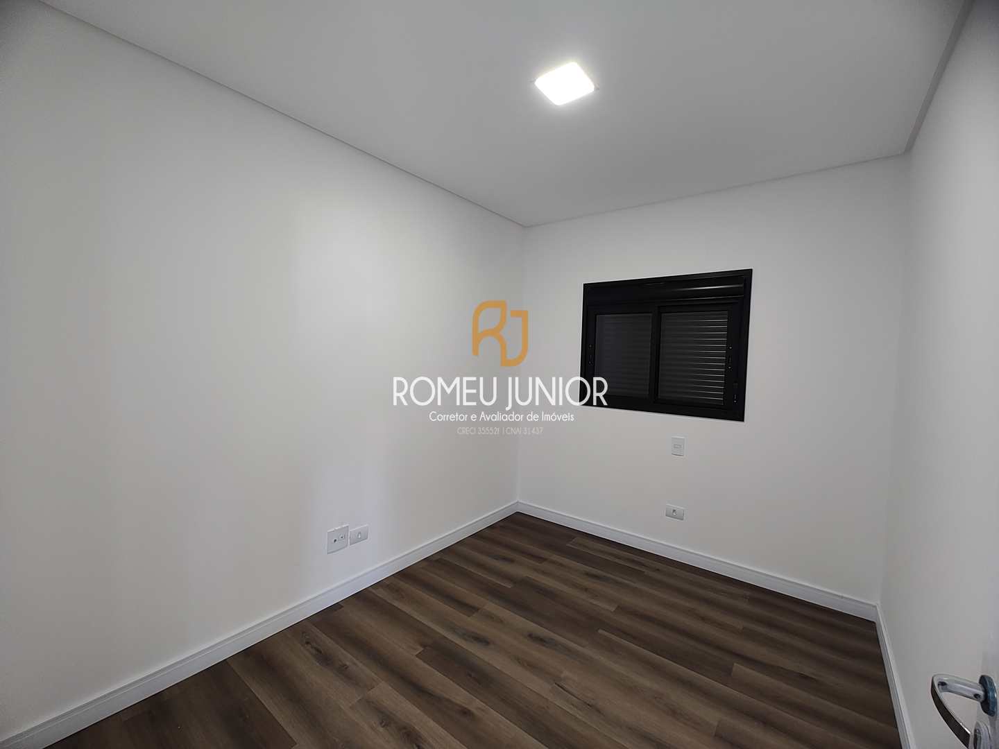 Apartamento à venda com 2 quartos, 73m² - Foto 4