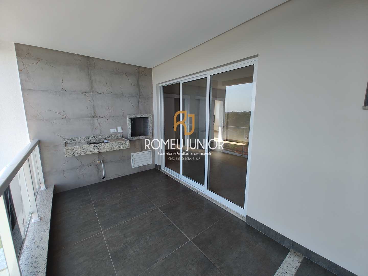 Apartamento à venda com 2 quartos, 64m² - Foto 8