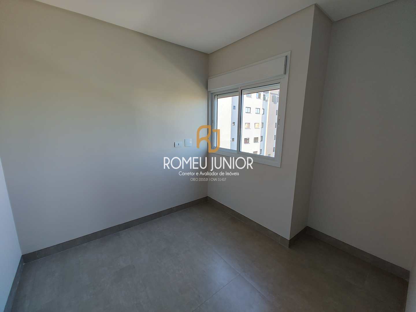 Apartamento à venda com 2 quartos, 64m² - Foto 4