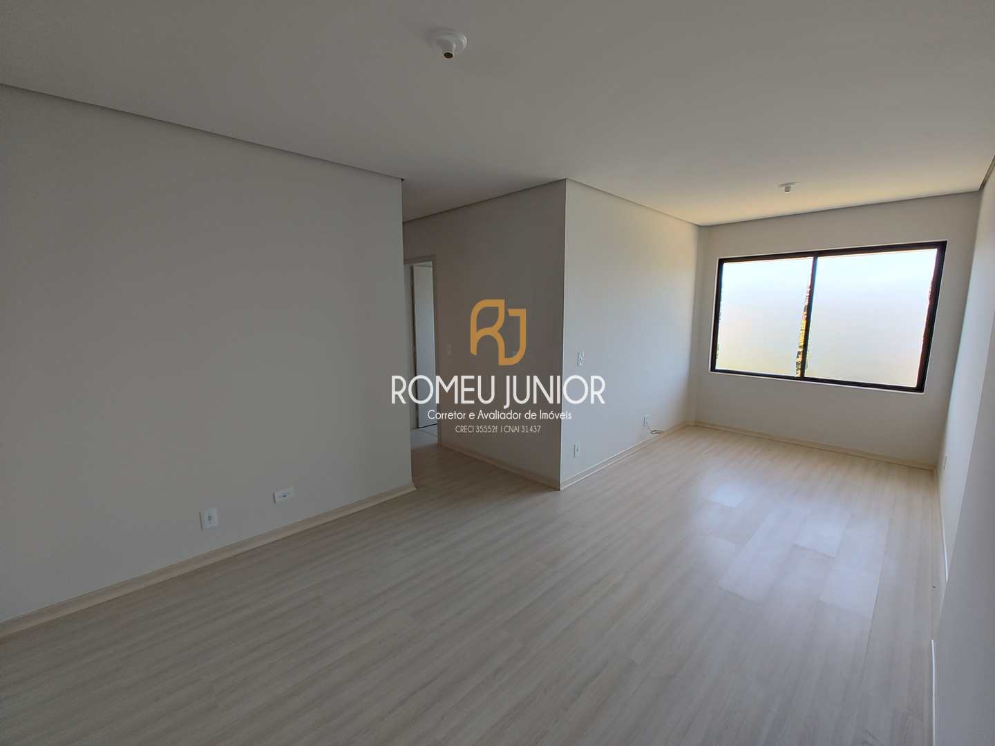 Apartamento à venda com 2 quartos, 61m² - Foto 3