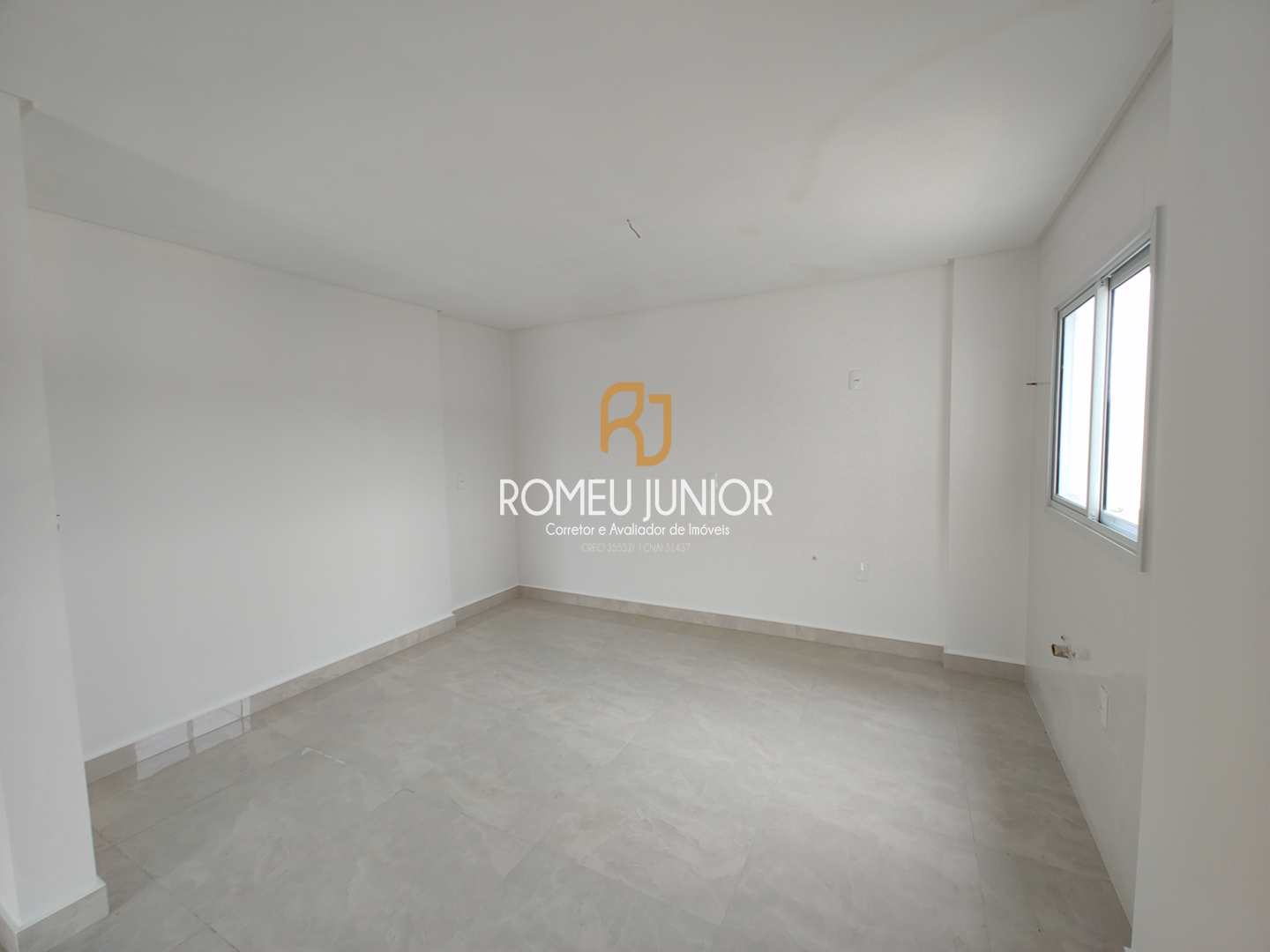 Apartamento à venda com 3 quartos, 93m² - Foto 4