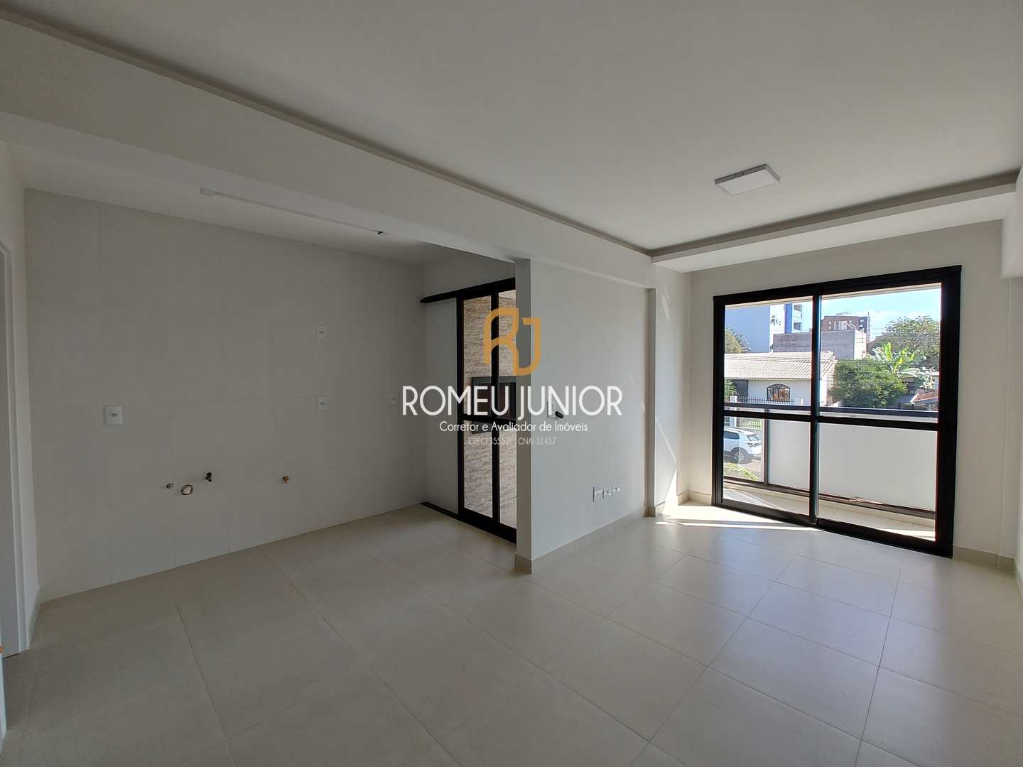 Apartamento à venda com 2 quartos, 73m² - Foto 2