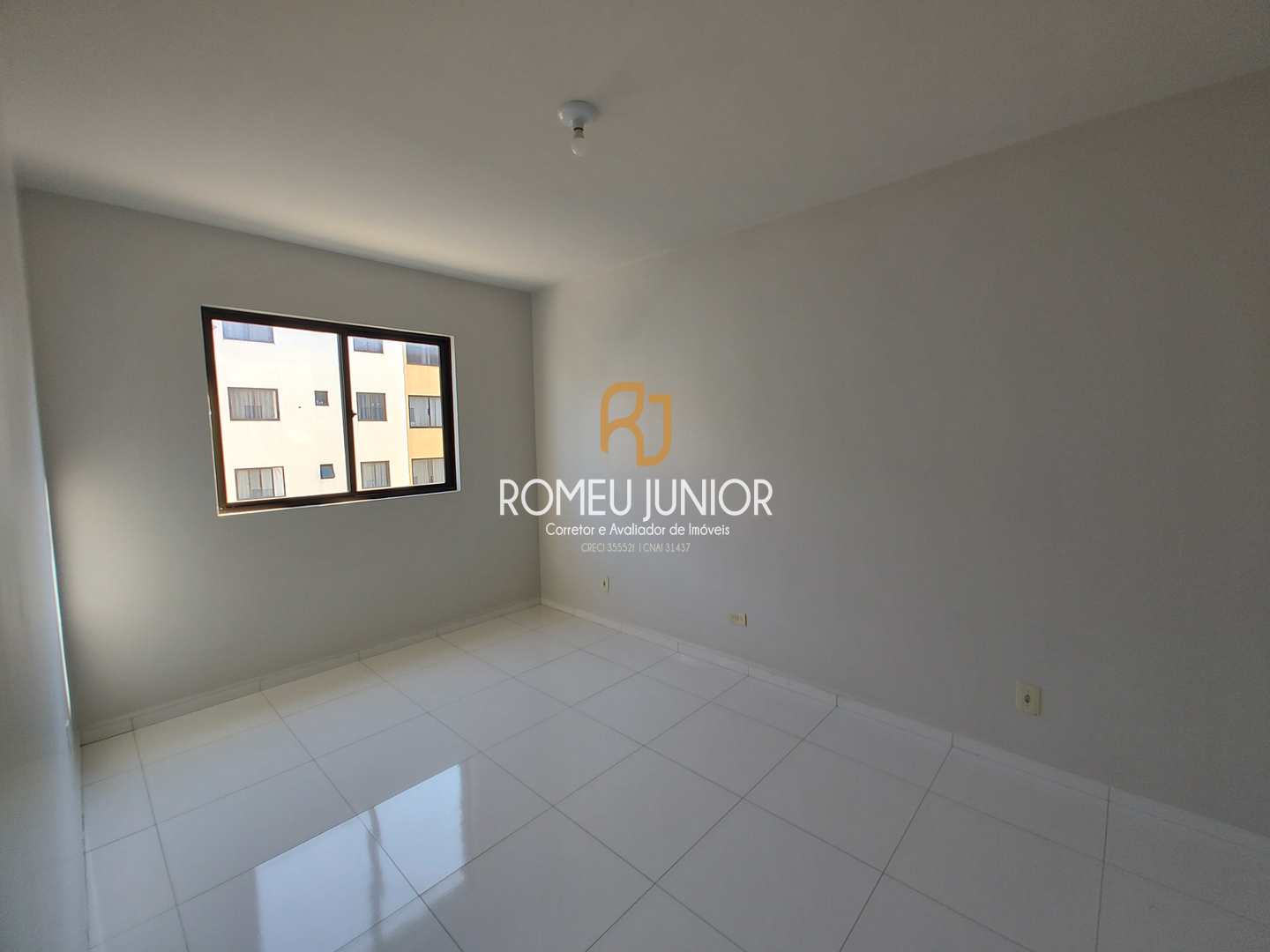 Apartamento à venda com 2 quartos, 62m² - Foto 9