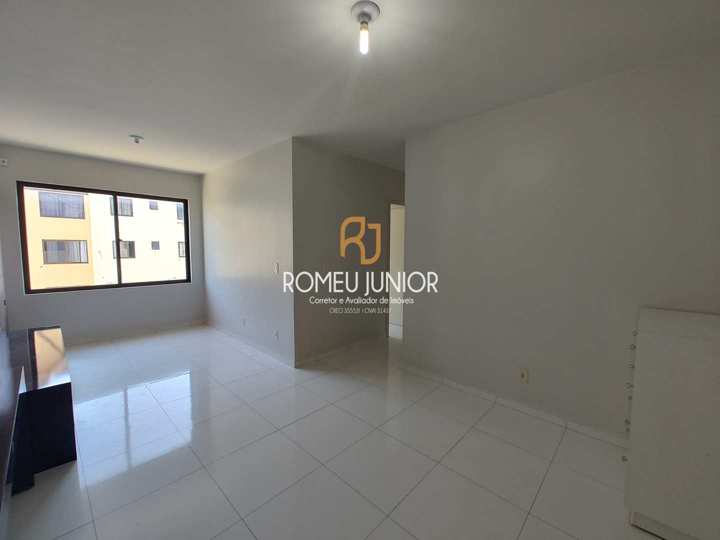 Apartamento à venda com 2 quartos, 62m² - Foto 2