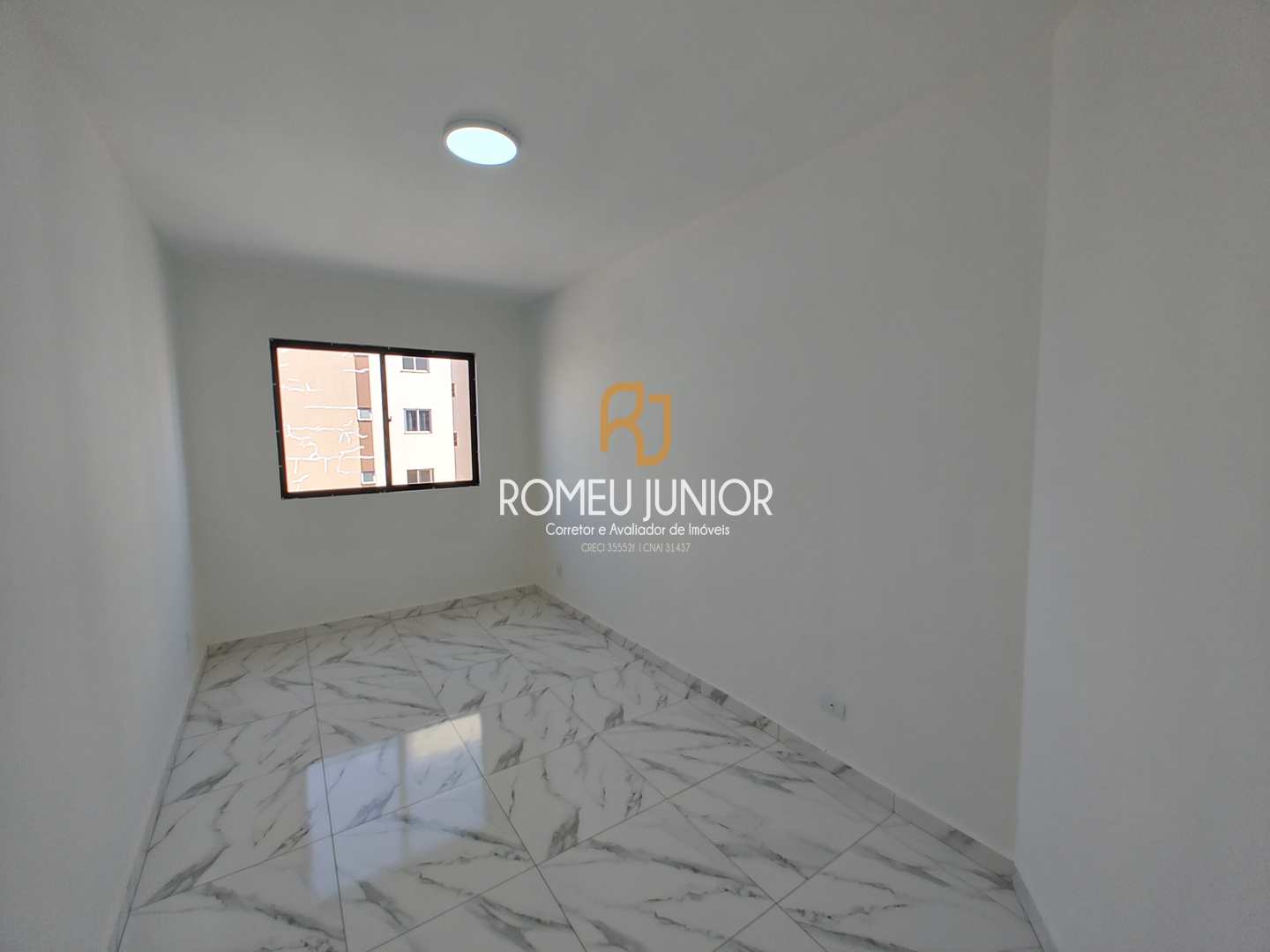 Apartamento à venda com 3 quartos, 72m² - Foto 2