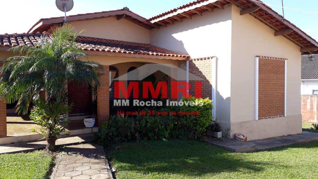 Chácara com 4 dorms, Centro, Araçoiaba da Serra - R$ 1.3 mi, Cod: 3705