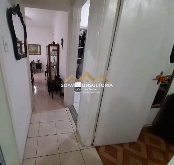 Apartamento à venda com 2 quartos, 70m² - Foto 2