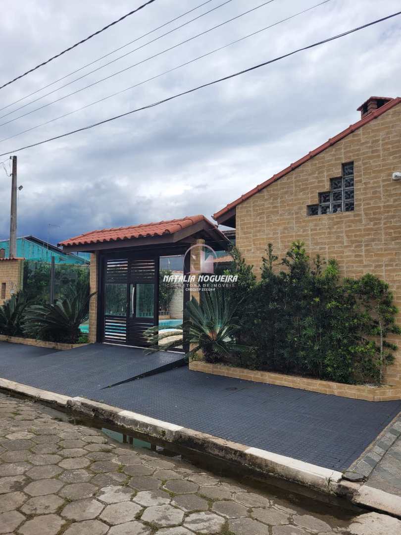 Casa à venda com 3 quartos, 325m² - Foto 2