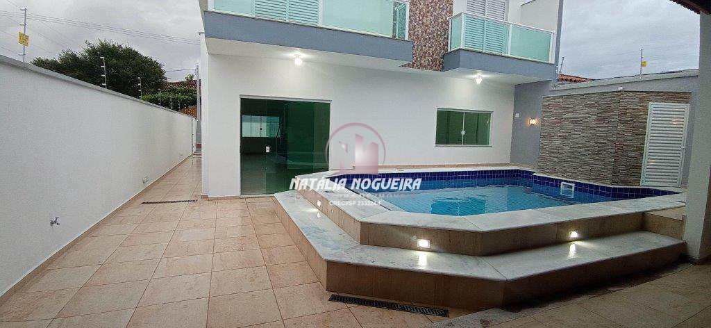 Sobrado à venda com 4 quartos, 250m² - Foto 1