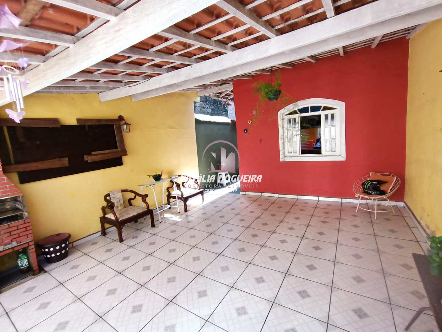 Casa à venda com 2 quartos, 125m² - Foto 1