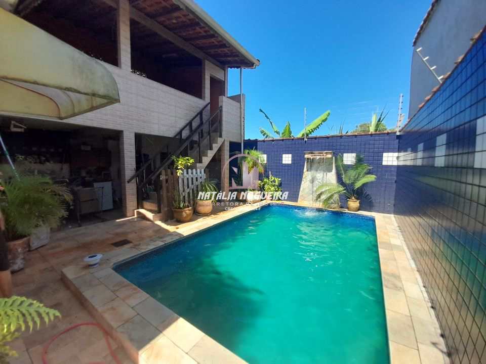 Casa à venda com 3 quartos, 325m² - Foto 1