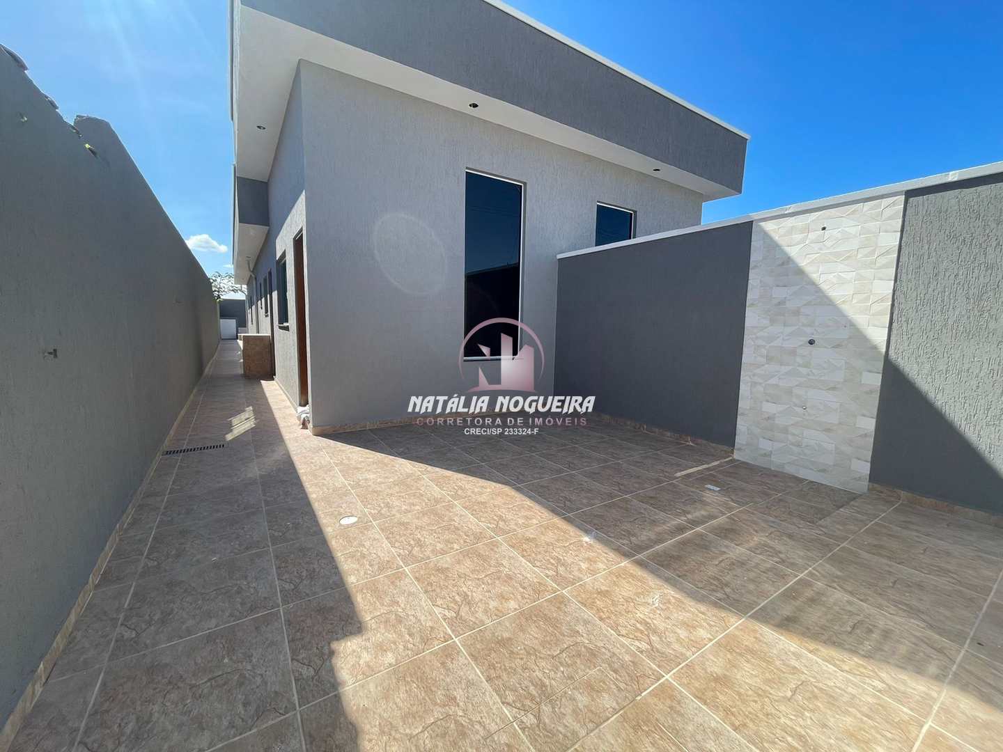 Casa à venda com 2 quartos, 155m² - Foto 2