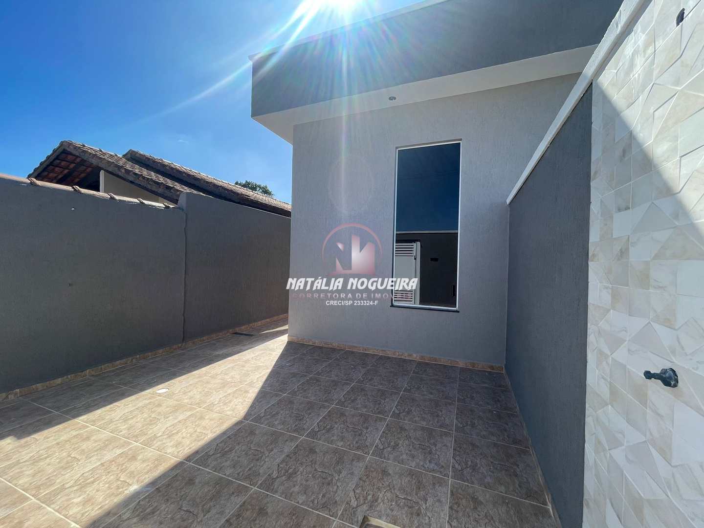 Casa à venda com 2 quartos, 155m² - Foto 1