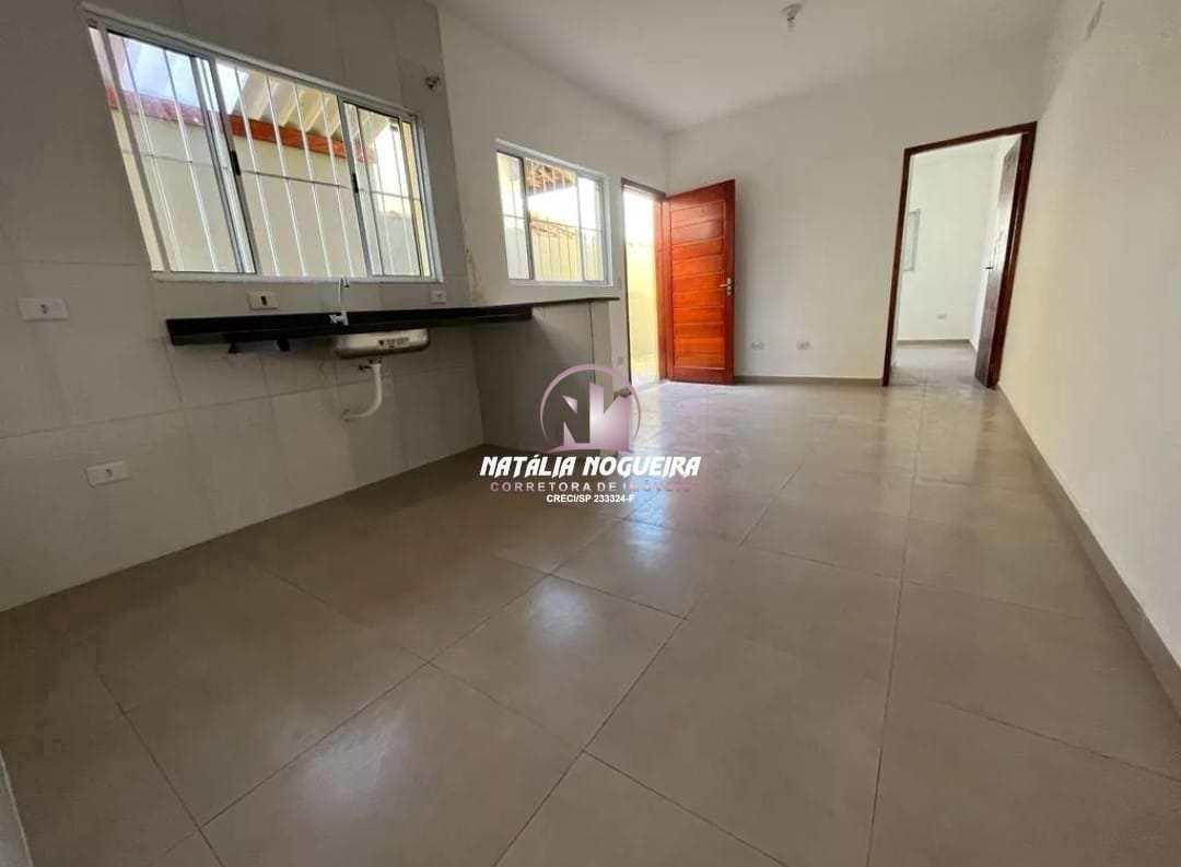 Casa à venda com 2 quartos, 125m² - Foto 2