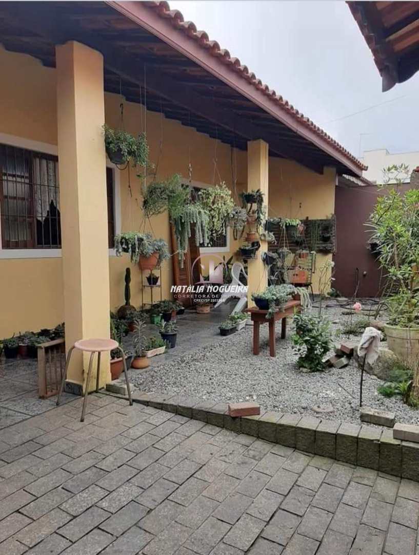 Casa à venda com 3 quartos, 250m² - Foto 2