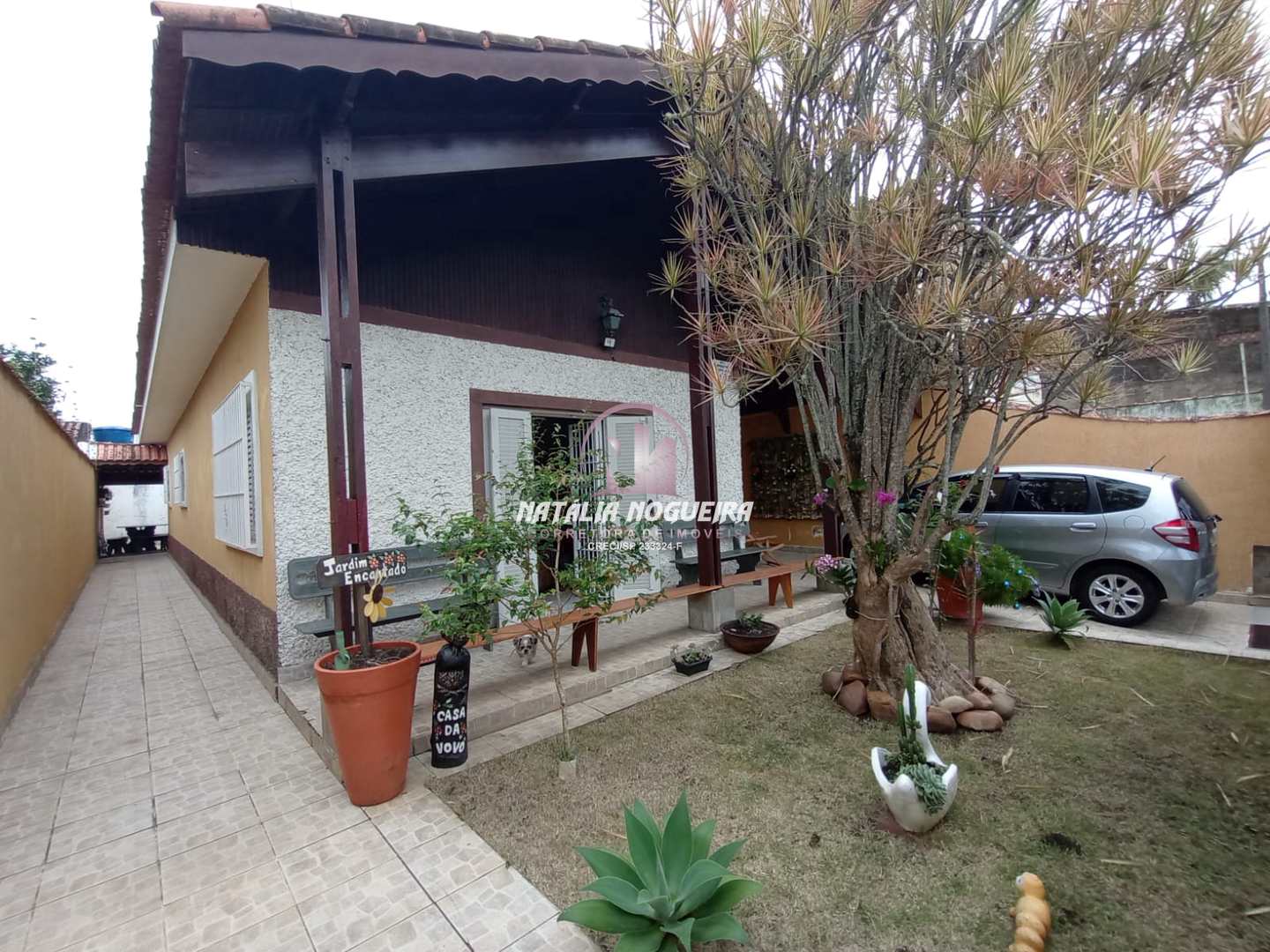 Casa à venda com 2 quartos, 260m² - Foto 1