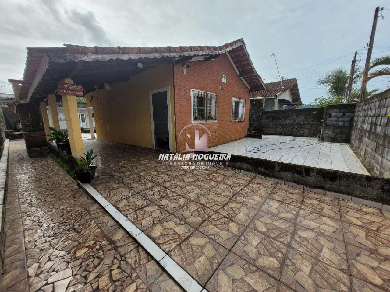 Casa à venda com 3 quartos, 360m² - Foto 1