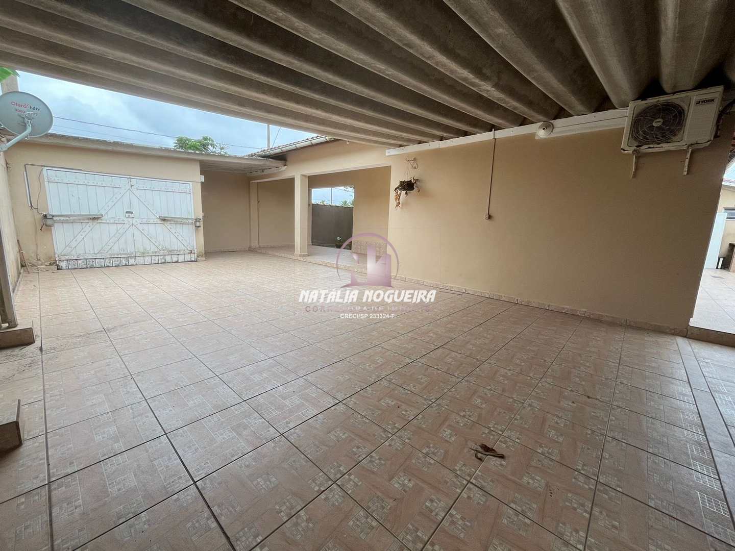 Casa à venda e aluguel com 3 quartos, 255m² - Foto 1