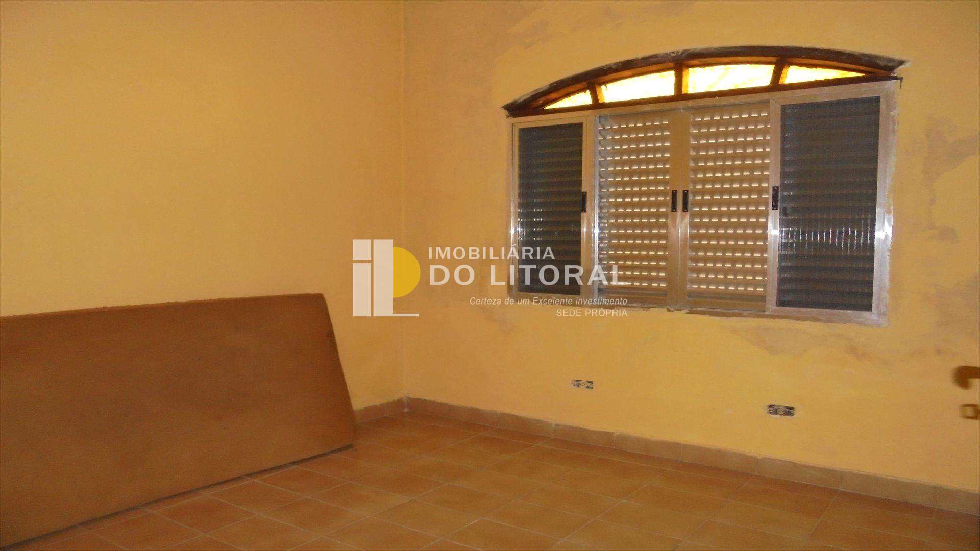 Casa com 2 dorms, Balneário Itaguai, Mongaguá - R$ 170.000 