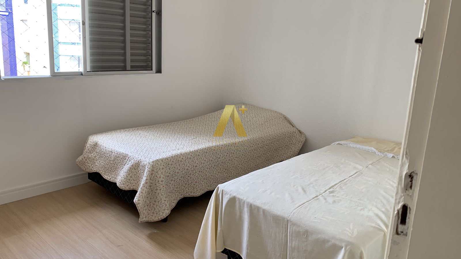 Apartamento à venda com 2 quartos, 65m² - Foto 2