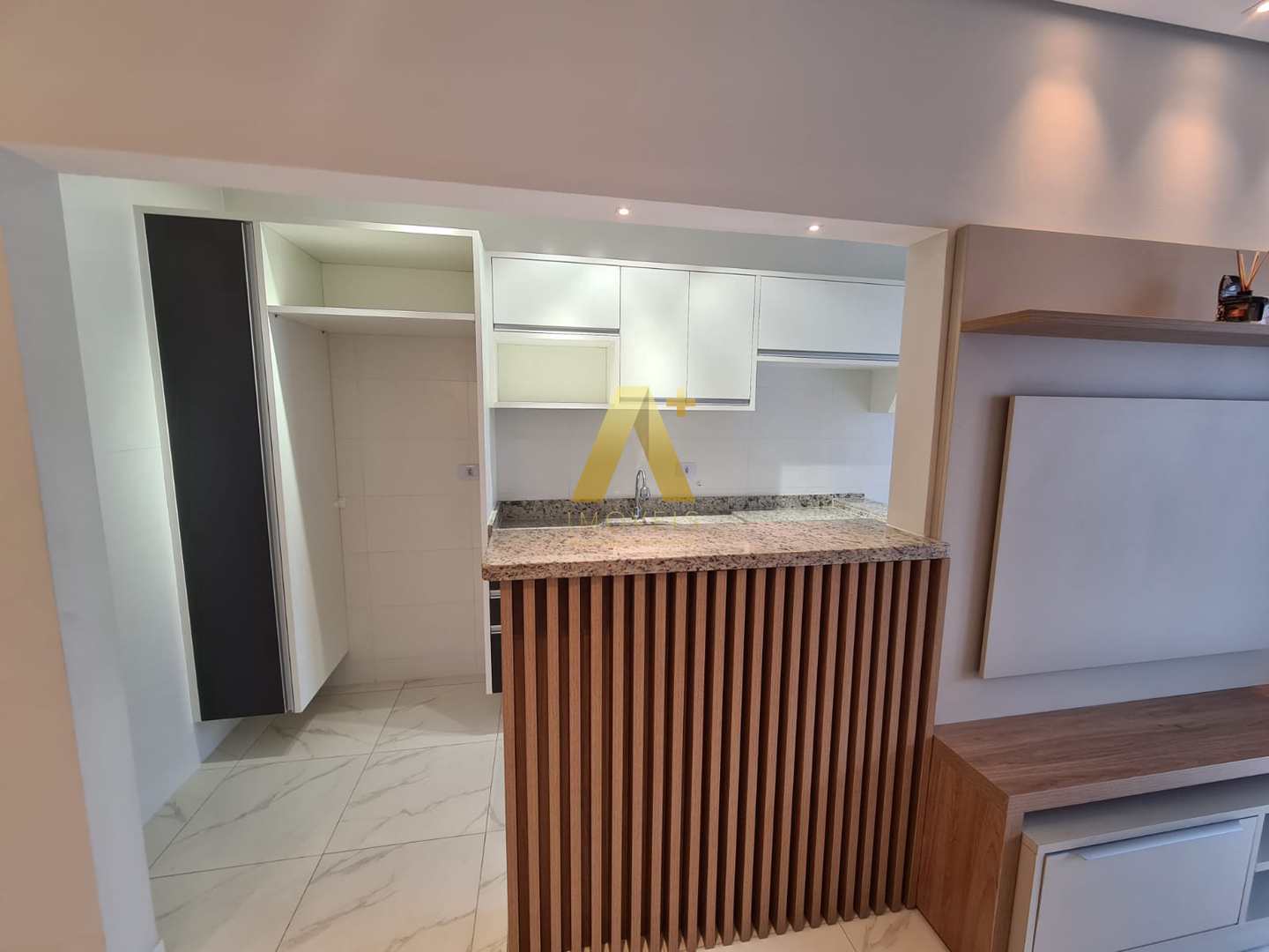 Apartamento à venda com 2 quartos, 67m² - Foto 1