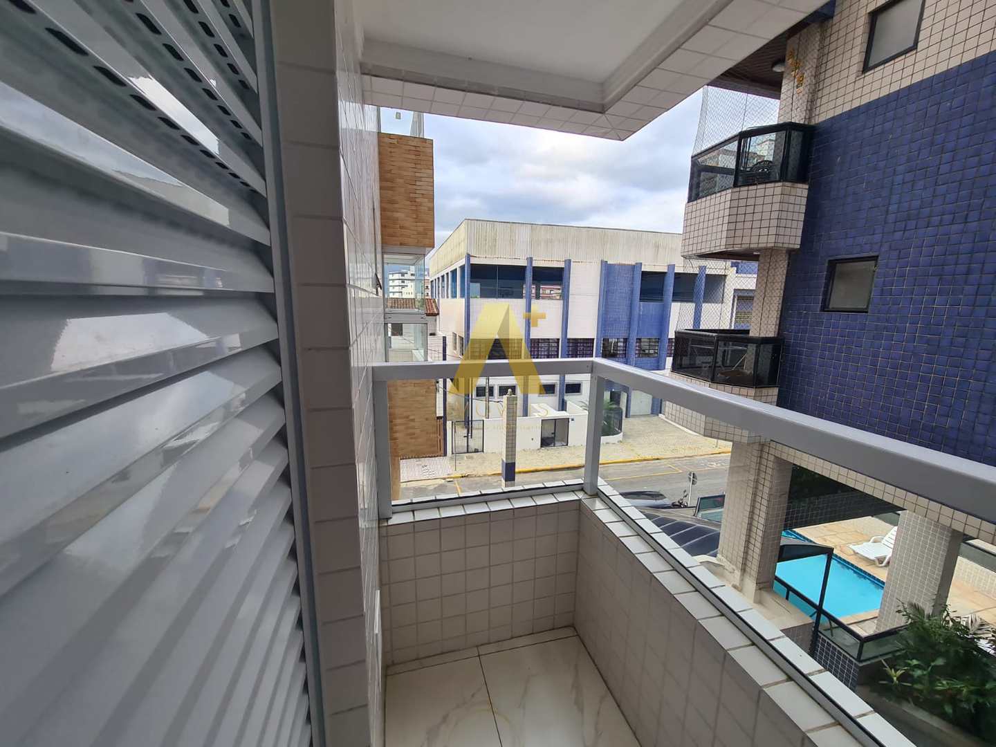 Apartamento à venda com 2 quartos, 61m² - Foto 3