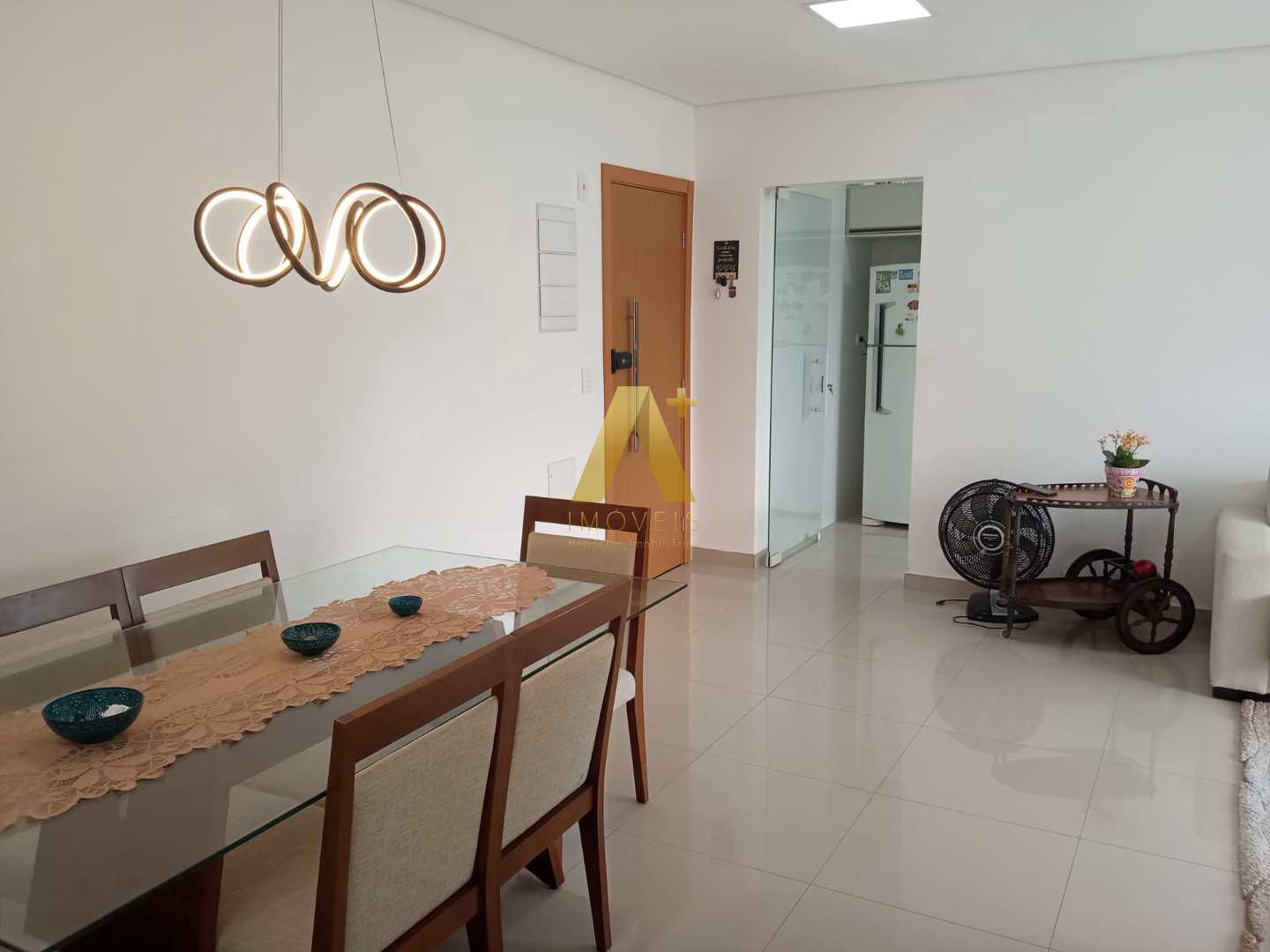 Apartamento à venda com 2 quartos, 100m² - Foto 4