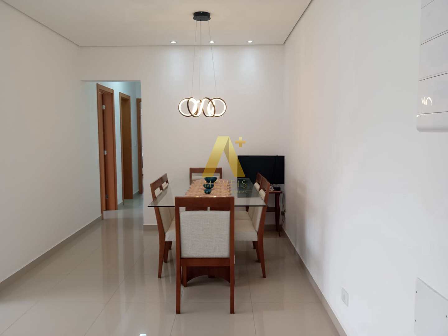 Apartamento à venda com 2 quartos, 100m² - Foto 1