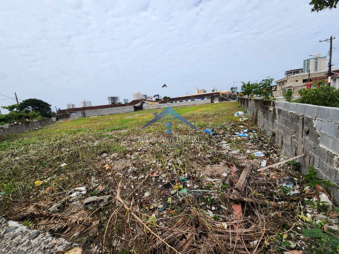 Terreno à venda em Praia Grande - SP 3.072 m2, JD Real