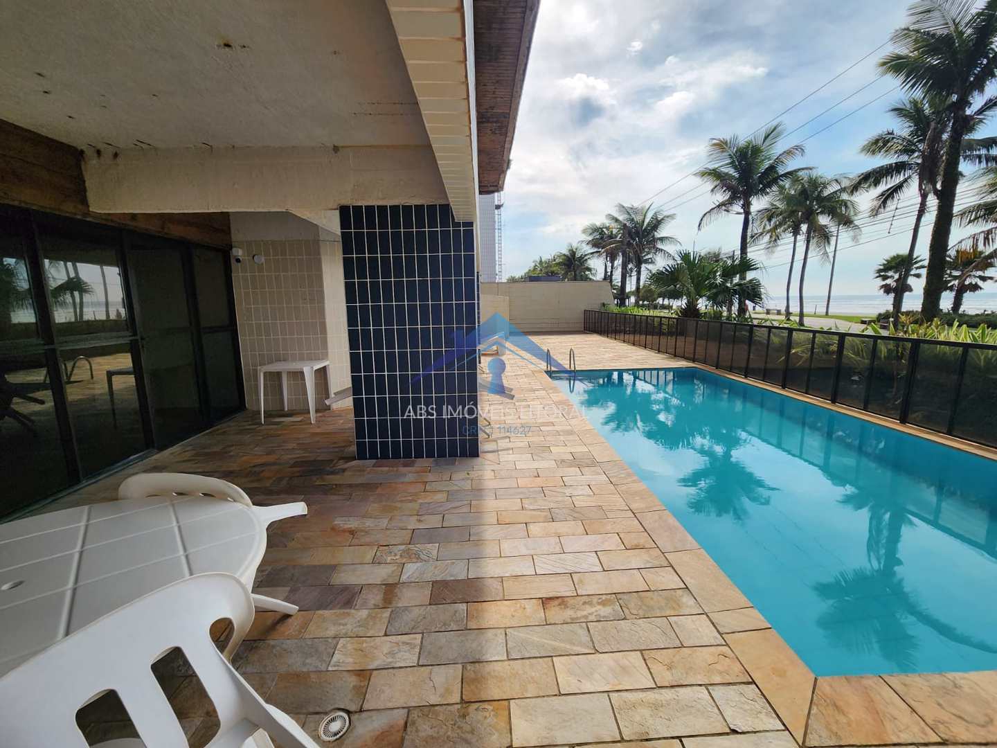 Apartamento com 2 quartos, Caiçara, Praia Grande - R$ 395 mil, Cod: 5658