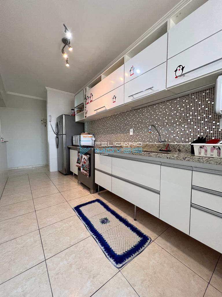 Apartamento à venda com 2 quartos, 75m² - Foto 9