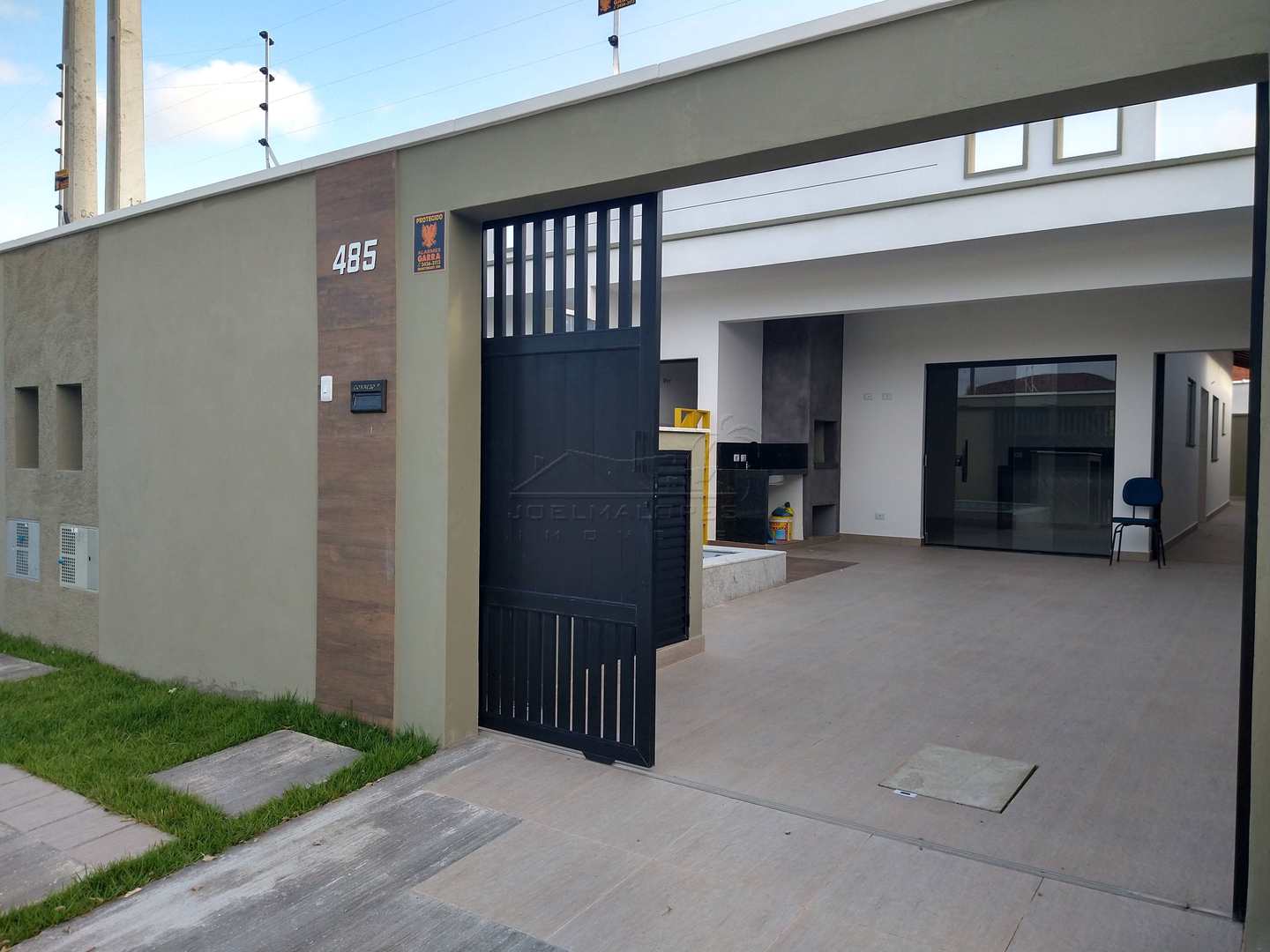 Casa à venda com 2 quartos, 80m² - Foto 2