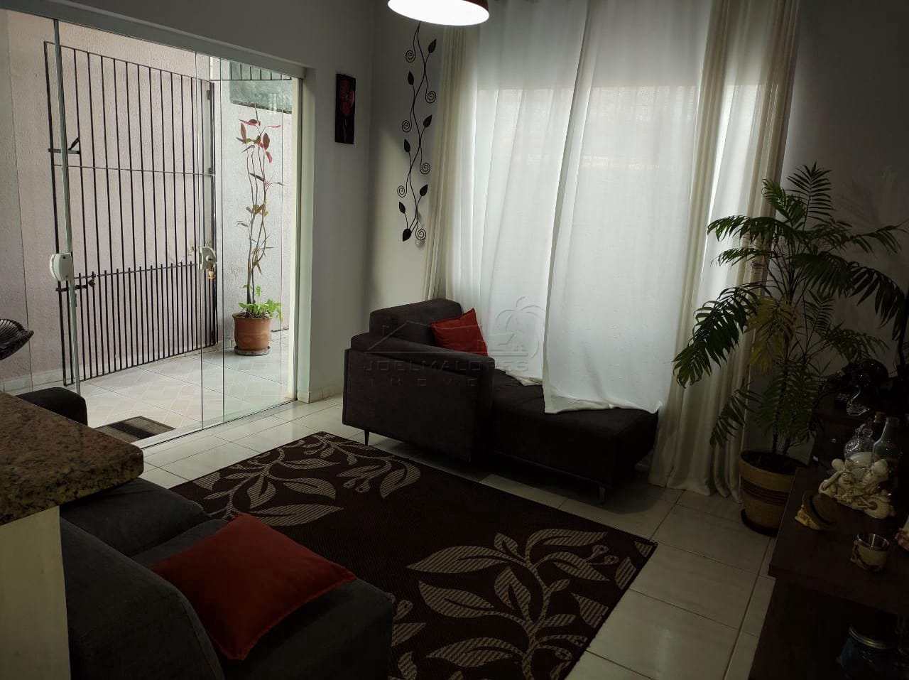 Casa à venda com 2 quartos, 84m² - Foto 2