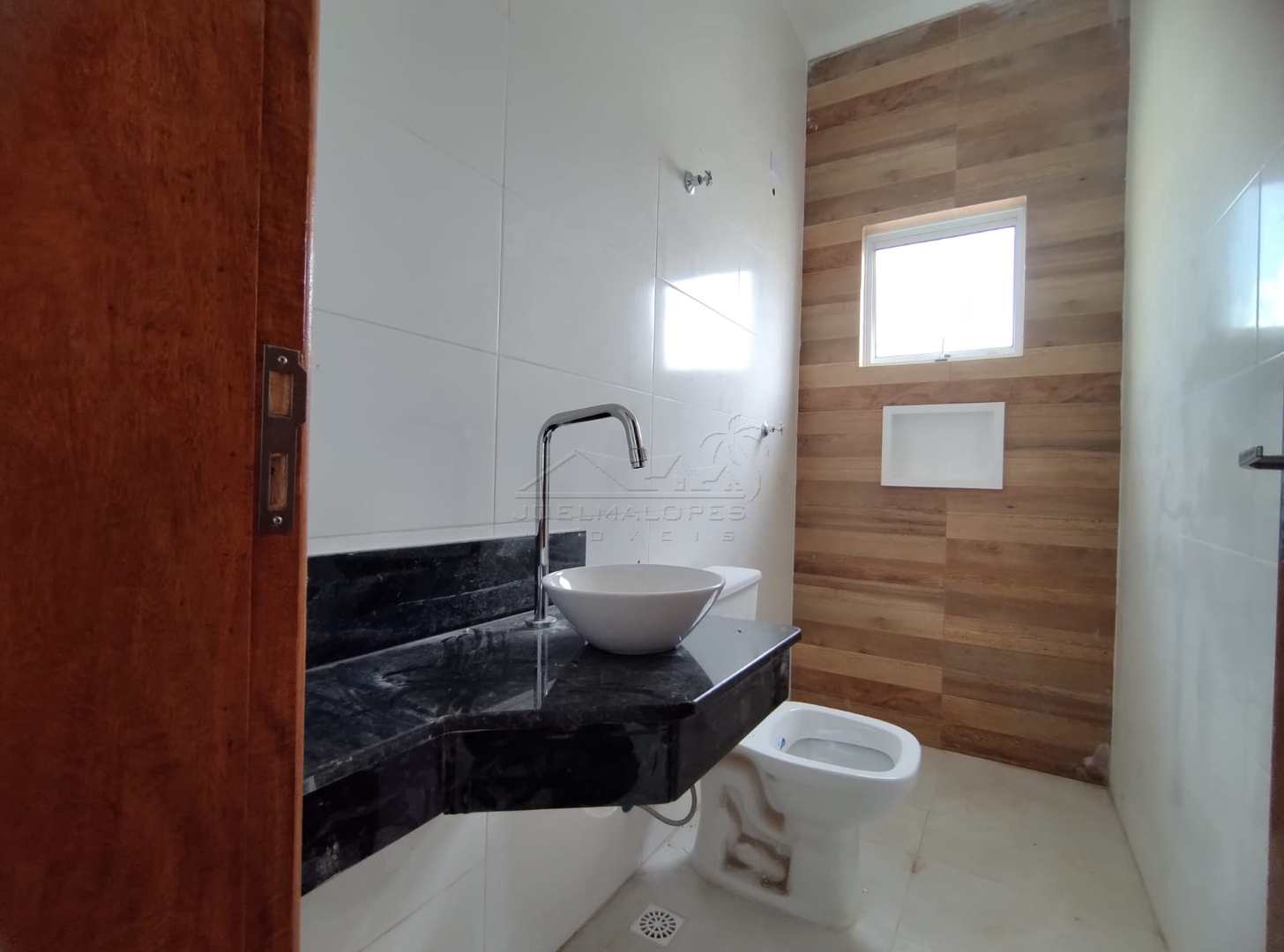 Casa à venda com 2 quartos, 66m² - Foto 4