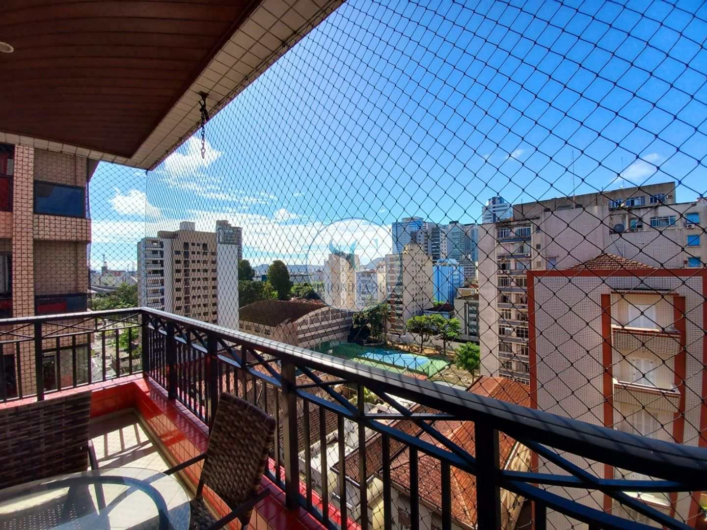 Apartamento para alugar com 4 quartos, 180m² - Foto 1