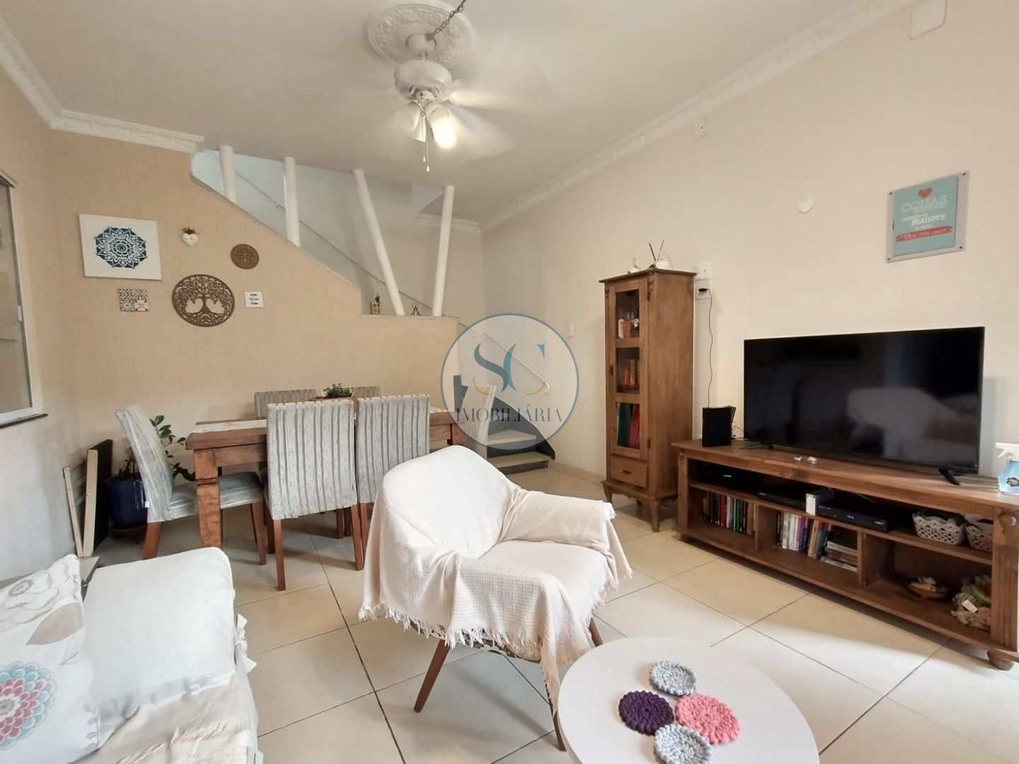 Casa à venda com 2 quartos, 130m² - Foto 2