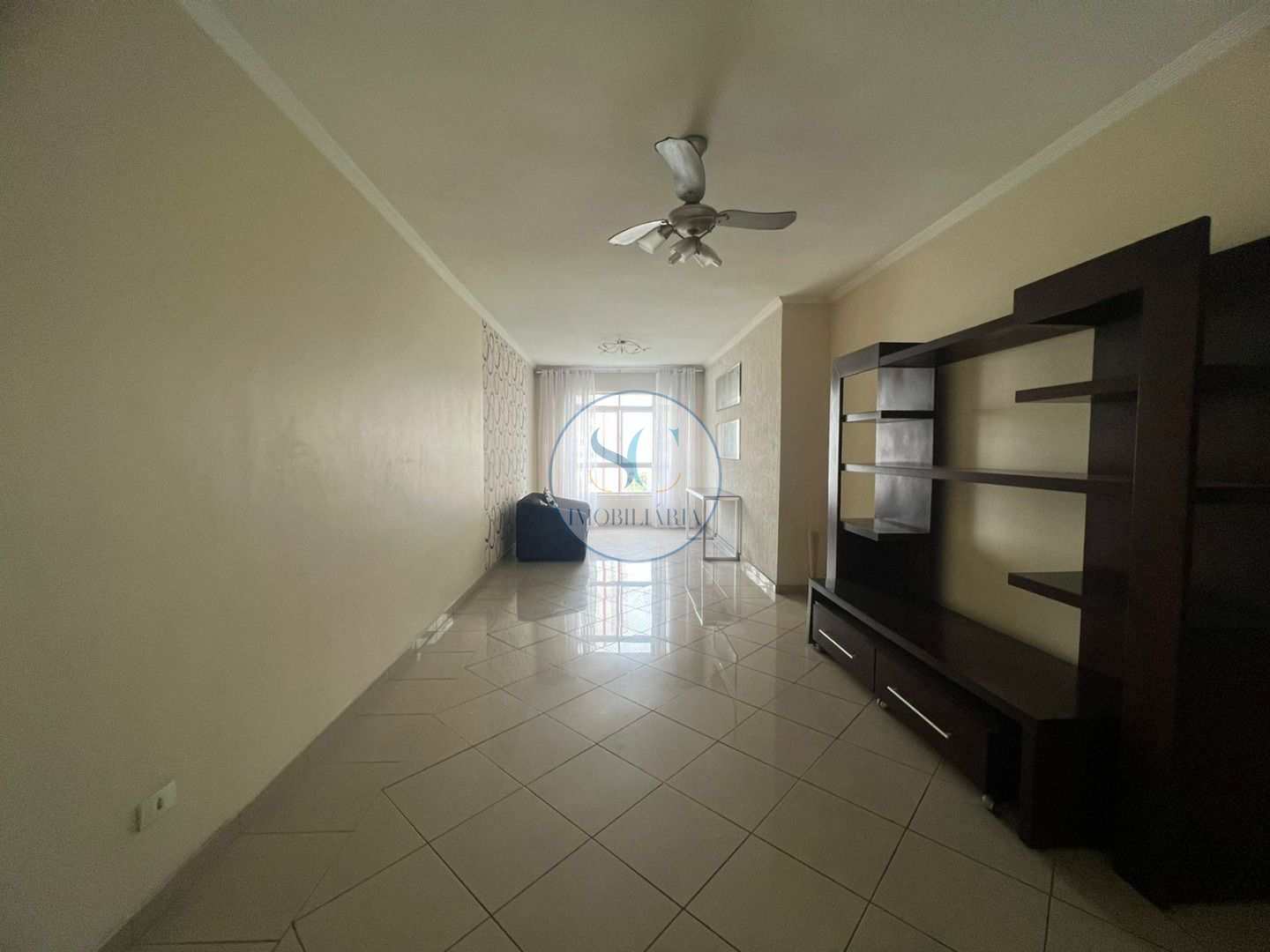 Apartamento à venda com 3 quartos, 150m² - Foto 2