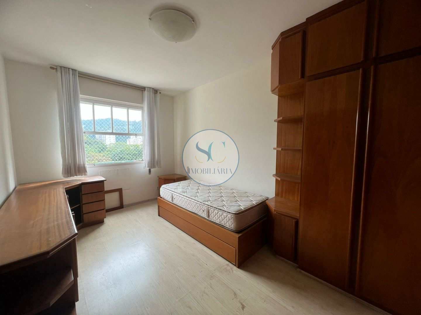 Apartamento à venda com 3 quartos, 150m² - Foto 3